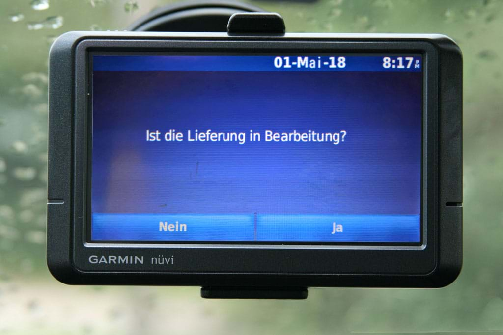 Nachrichten direkt im Fahrzeug-Display lesen und beantworten